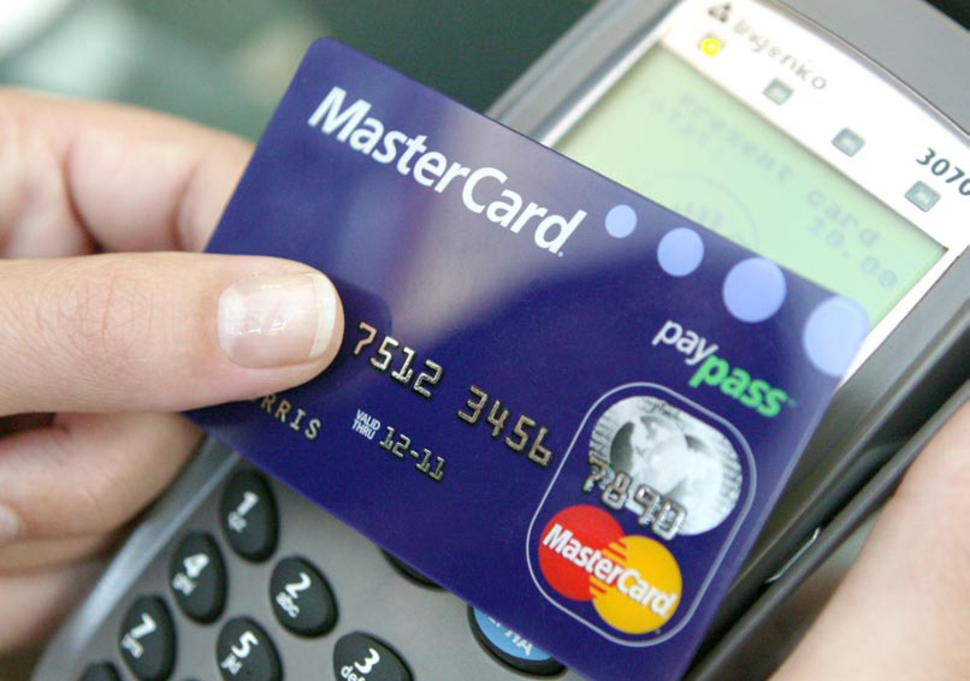 MORE-KIWIS-USING-CONTACTLESS